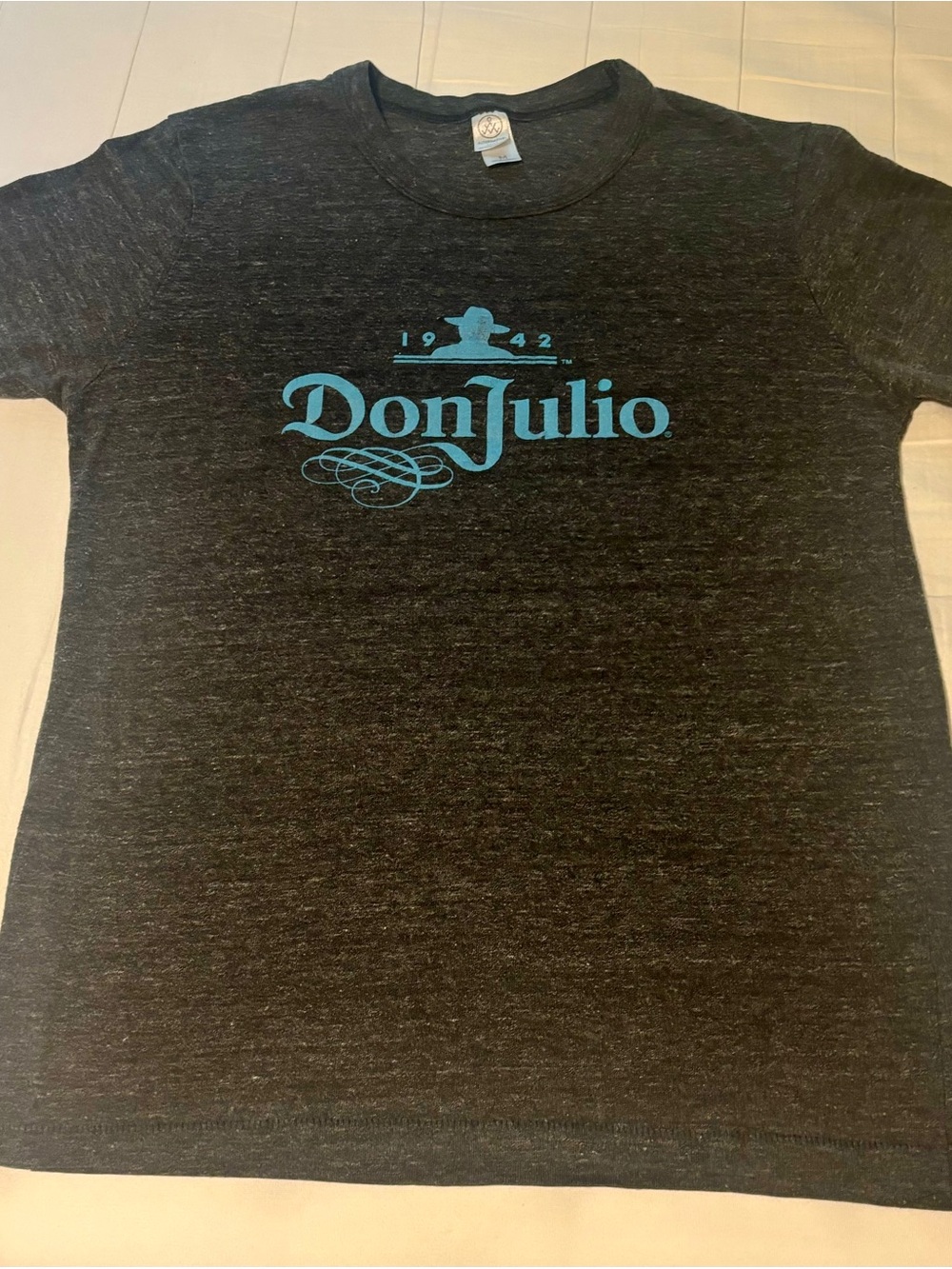 Men’s Medium Logo Tee in Charcoal with Teal Print
